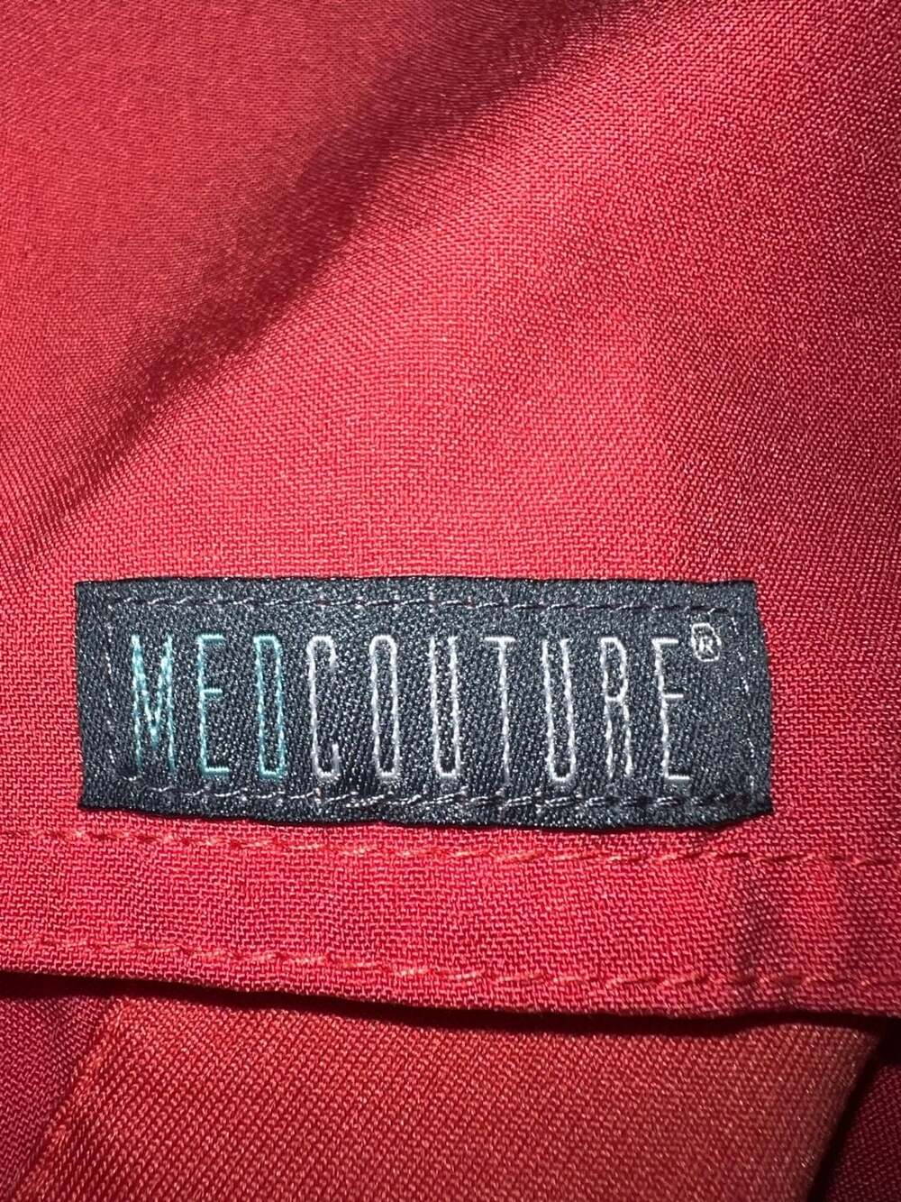 Med Couture Energy 3-Pocket Performance Scrub Top - Picture 4 of 4